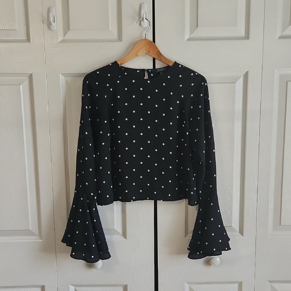 Forever 21 Contemporary Polka Dot Bell Sleeve Blouse‎ Black White Medium Chic